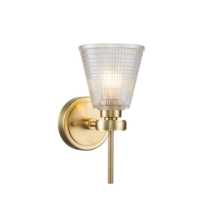 Gunnislake 13cm Børstet messing badeværelseslampe Fra Elstead Lighting - Lampen er lavet af st&aring;l med en b&oslash;rstet messingfinish og har en klar, struktureret glassk&aelig;rm, der giver et j&aelig;vnt og bl&aelig;ndfrit lys.
