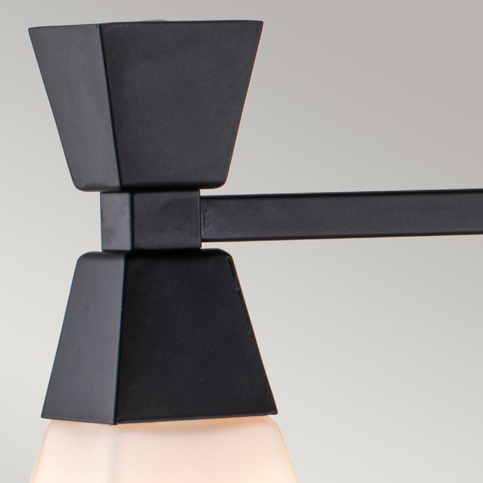 Bowtie 57cm Sort badeværelseslampe Fra Elstead Lighting - Dette stilfulde armatur er lavet af stål med opalglasskærme og tilbyder et sofistikeret look.