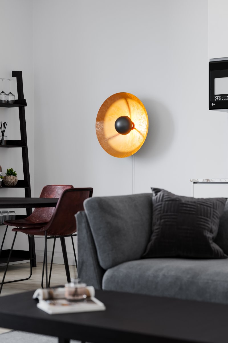 Captain Ø60 Guld væglampe Fra By Rydéns - Til lampen skal du bruge en lyskilde med E27 fatning og lampen er d&aelig;mpbar, hvis den er tilsluttet en lysd&aelig;mper.