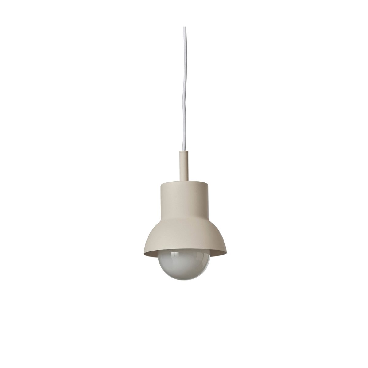 Down Ø15 Lys beige loftslampe Fra CO Bankeryd - Down 15 loftlampen har et ungdommeligt og tidssvarende design, der med sit stemningsfulde lys passer perfekt over spisebordet.