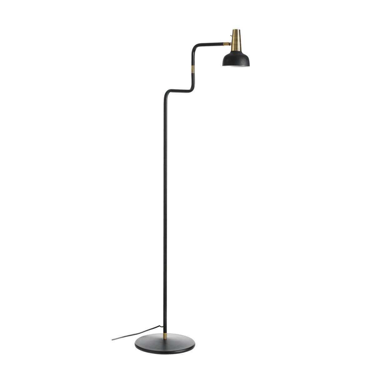 Ray Sort gulvlampe Fra CO Bankeryd - Ray gulvlampen har et moderne udtryk og er ideel til en hyggelig læsesession.