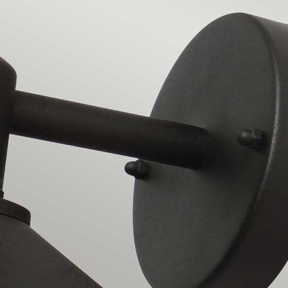 Copenhagen Ø22 Sort udendørslampe Fra Elstead Lighting - Tillverkad av rostfritt st&aring;l i svart finish och glas, erbjuder den en h&aring;llbar och v&auml;dert&aring;lig konstruktion som passar perfekt f&ouml;r fasader, entr&eacute;er och uteplatser.