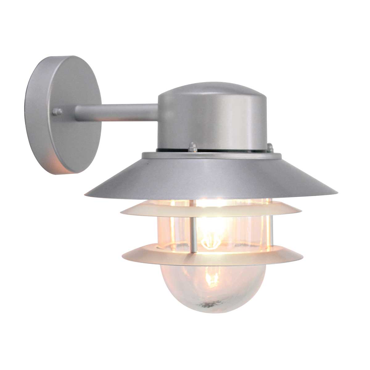 Copenhagen Ø22 Sølv udendørslampe Fra Elstead Lighting - Tillverkad av rostfritt st&aring;l i silverfinish och glas, erbjuder den en h&aring;llbar och v&auml;dert&aring;lig konstruktion som passar perfekt f&ouml;r fasader, entr&eacute;er och uteplatser.