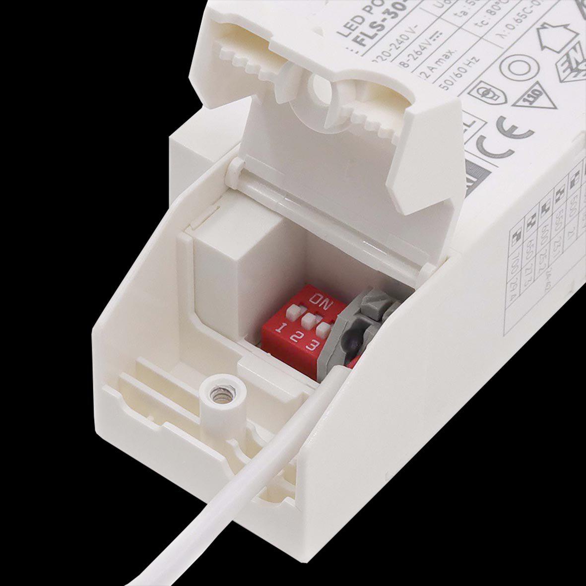 City Downlight 16/20/24W Hvid Fra Designlight - Serien kombinerer moderne LED-teknologi med justerbar effekt og valgbar lystemperatur, hvilket g&oslash;r armaturet s&aelig;rligt velegnet til b&aring;de nye installationer og ved udskiftning af &aelig;ldre PLC-armaturer (kompaktlysstofr&oslash;r).