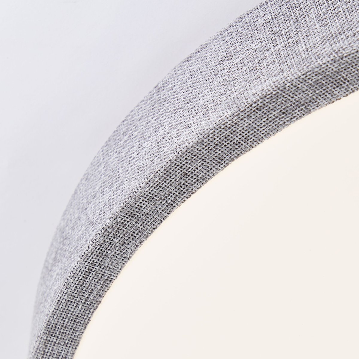 Filiz Ø38 Grå plafond Fra Brilliant - Filiz er en stilfuld loftslampe, der kombinerer moderne design med smart funktionalitet.
