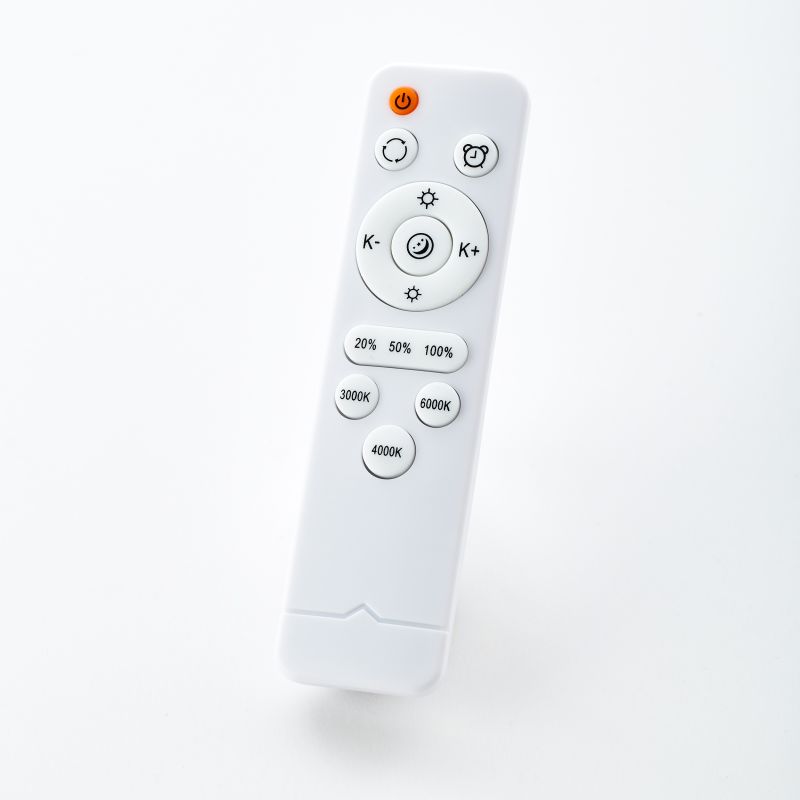 Slimline Ø50 Træ plafond Fra Brilliant - Med sit enkle og naturlige design er den perfekt til dem, der værdsætter en minimalistisk æstetik, men stadig ønsker elementer af varme og natur.