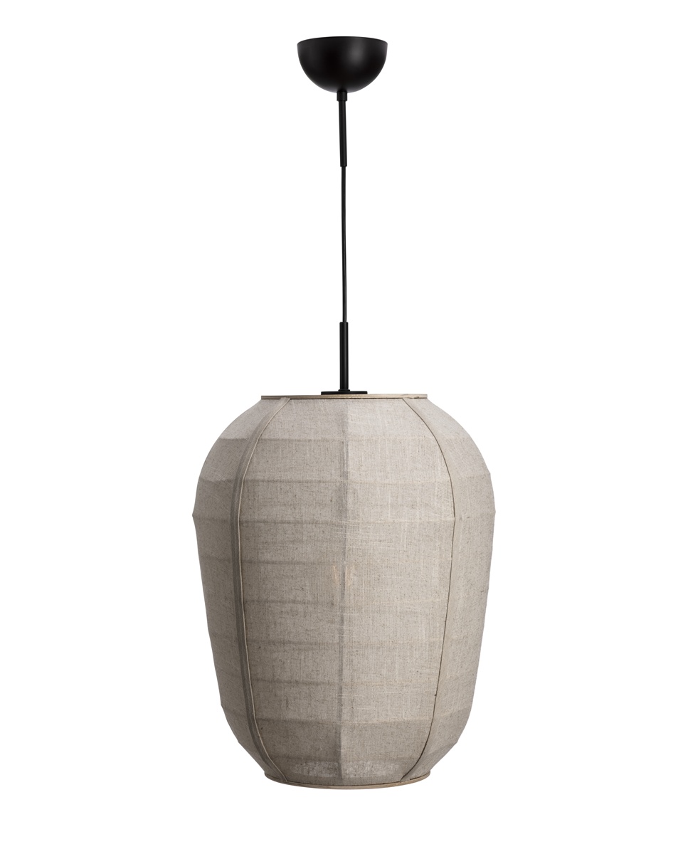 Delino Ø40 Beige loftslampe Fra By Rydéns - Delino er en stilfuld pendellampe, der kombinerer naturlige materialer med et bl&oslash;dt og tidl&oslash;st design.
