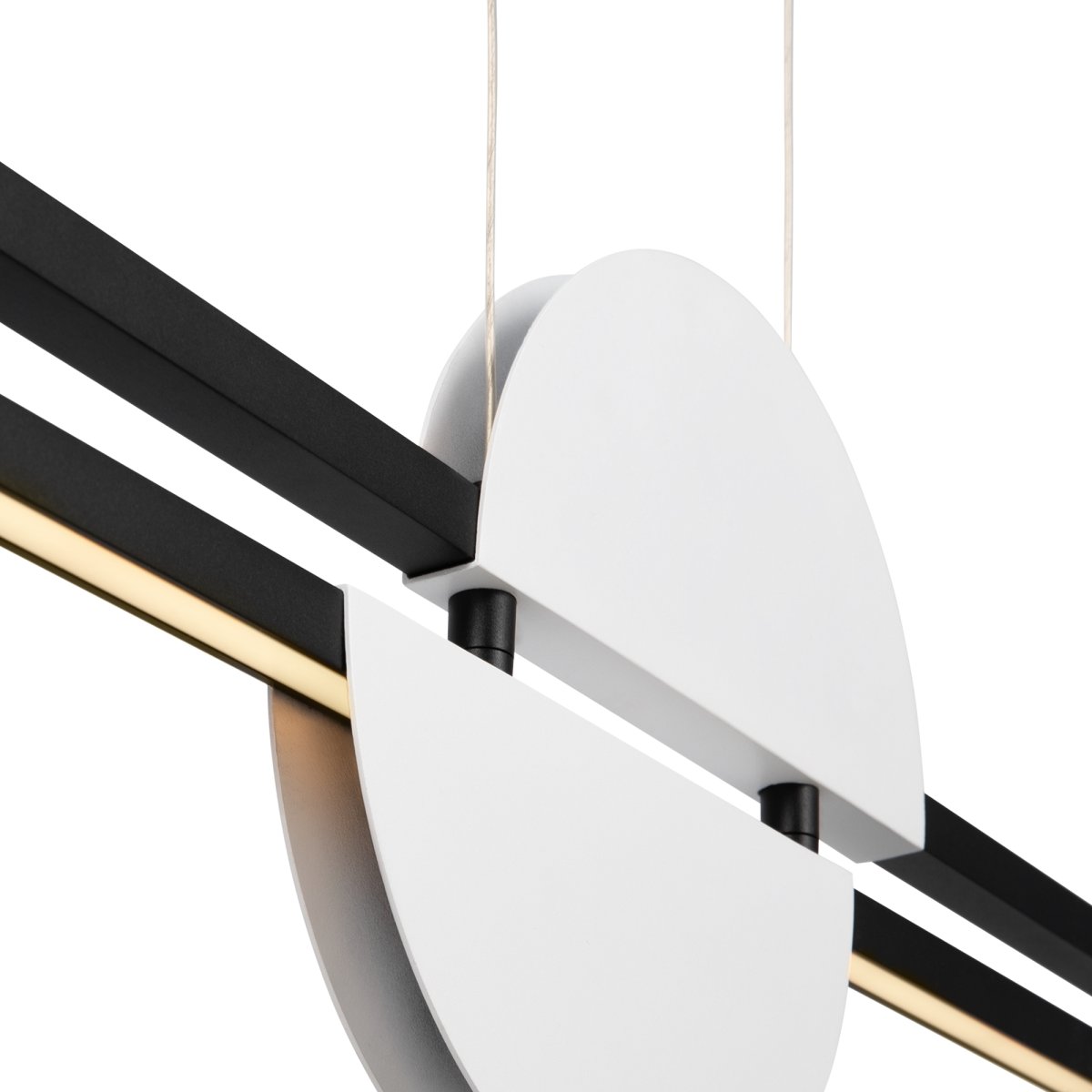 Skyline 110cm Sort loftslampe Fra Maytoni - Med en indbygget LED-lyskilde og en farvetemperatur på 4000K bringer denne pendel både stil og funktionalitet til dit hjem.