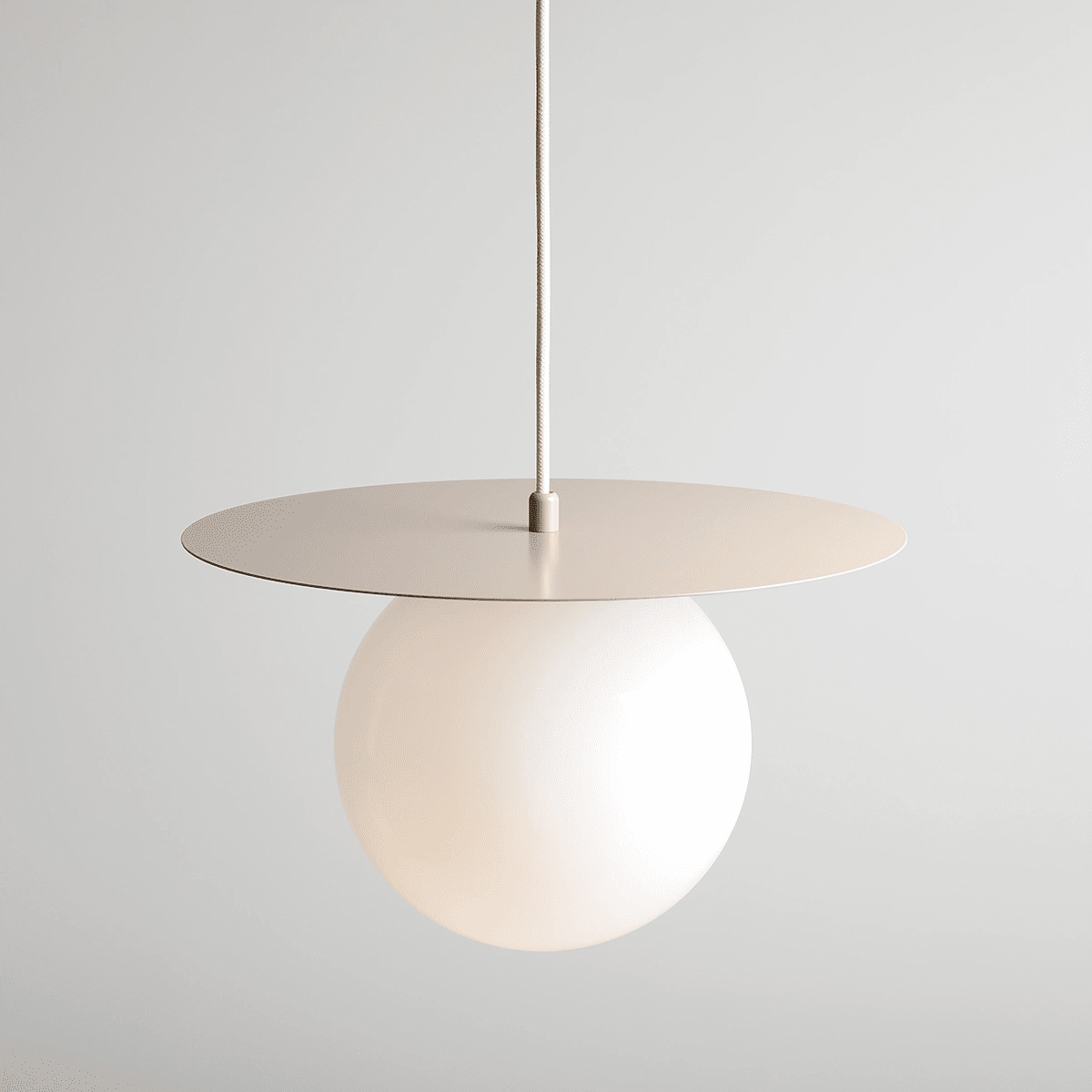 Loop Ø34 Beige loftslampe Fra Artera - Den runde kuppel i opalglas har en diameter på 20cm og skaber en fin spredning af lys i rummet.