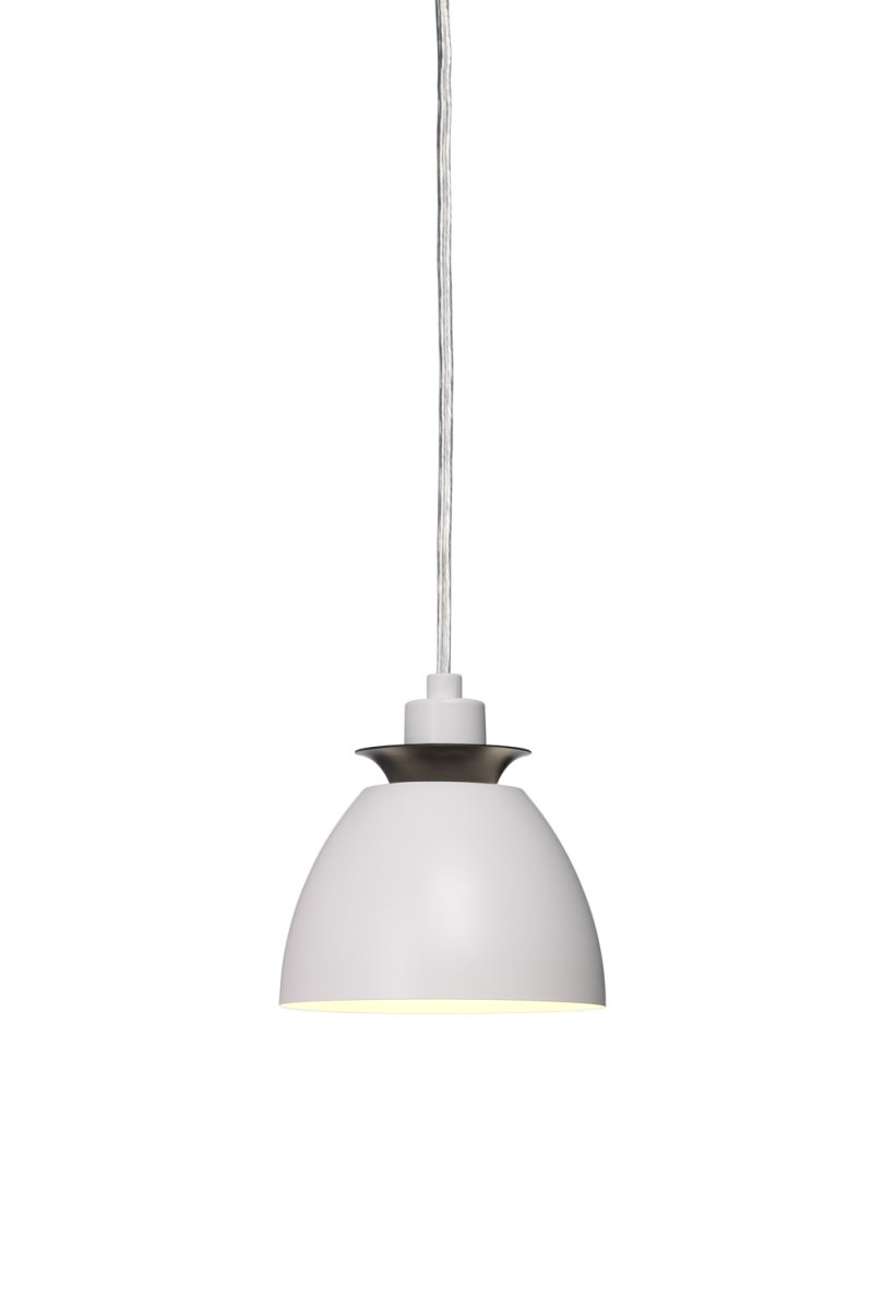 Zoom billede af Polo Ø12 Hvid vindueslampe Fra Cottex - Polo vindueslampe i metal er en elegant og stilren lampe, der giver et klassisk udtryk.