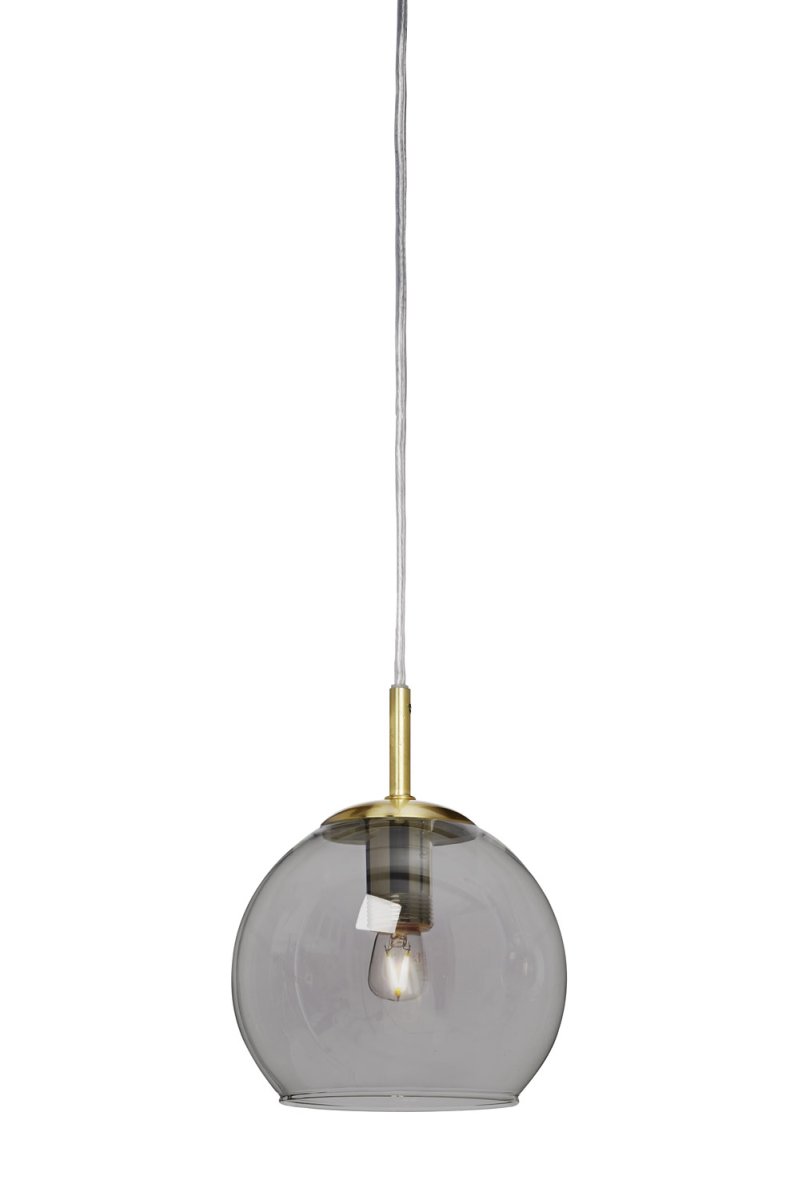 Capella Ø15 Røgfarvet vindueslampe Fra Cottex - Capella vindueslampe i b&oslash;rstet messing med en r&oslash;get glaskugle, perfekt til at skabe stemningsfuld belysning i vinduet.