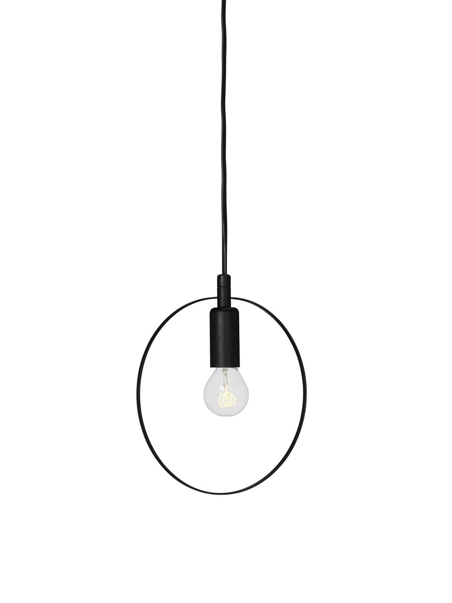 Spartan ringo Ø20 Sort vindueslampe Fra Cottex - Spartan Ringo vindueslampe i metal er en minimalistisk og moderne lampe, der giver et stilrent udtryk til dit hjem.