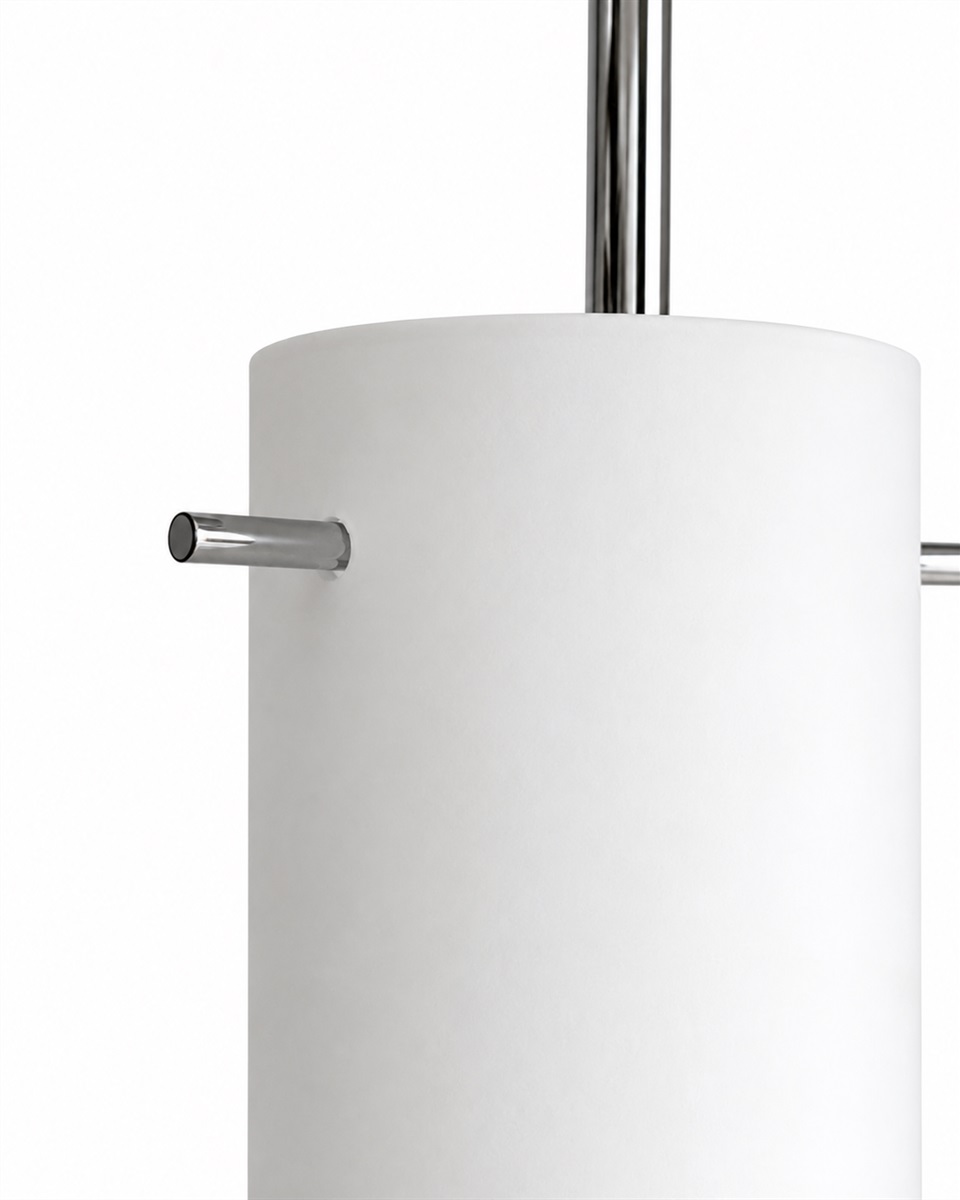 Cilinda Ø7 Krom/hvid vindueslampe Fra Nordic Lighting - Det hvide glas skaber en flot spredning af lys og i kombination med kromdetaljerne bliver det en stilfuld indretningsdetalje.