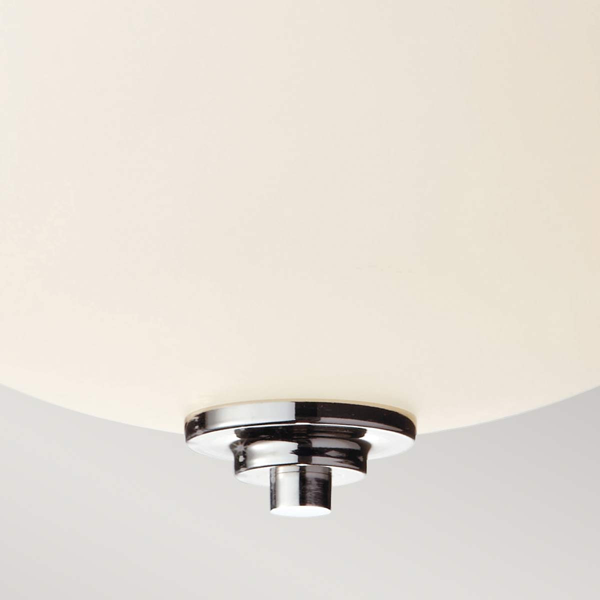 Malibu Ø34 Poleret krom badeværelseslampe Fra Elstead Lighting - Malibu plafond i poleret krom er en elegant og alsidig loftslampe, der passer til både klassisk og moderne interiør.