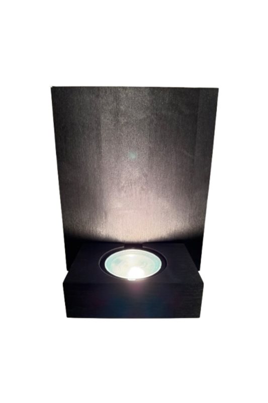 Wallight LED 28cm Sort Fra Frilight - Hvis du ønsker at supplere med en ny eller din egen lyskilde, skal det være en flad G4 LED-lampe med maksimalt 5W og 12V.