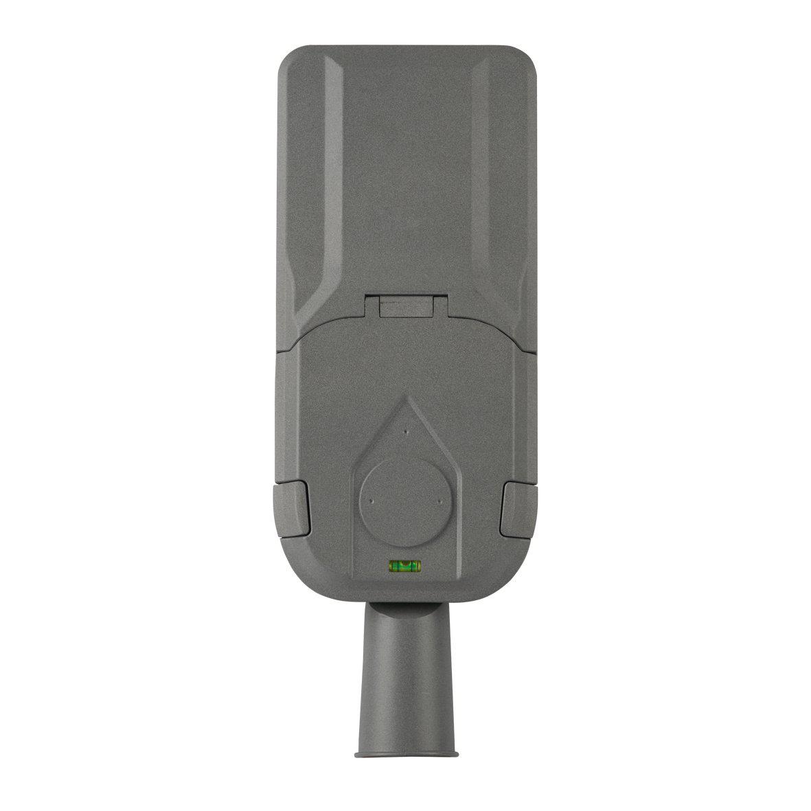 Gaty gadearmatur 25/50/75W Grå Fra Designlight - Gaty, effektiv og fleksibel gadebelysning - optimal lysfordeling til sikre bymilj&oslash;erOplev Designlights moderne gadebelysning i aluminium med omskiftelig effekt, en smart, energieffektiv og tilpasningsdygtig l&oslash;sning.