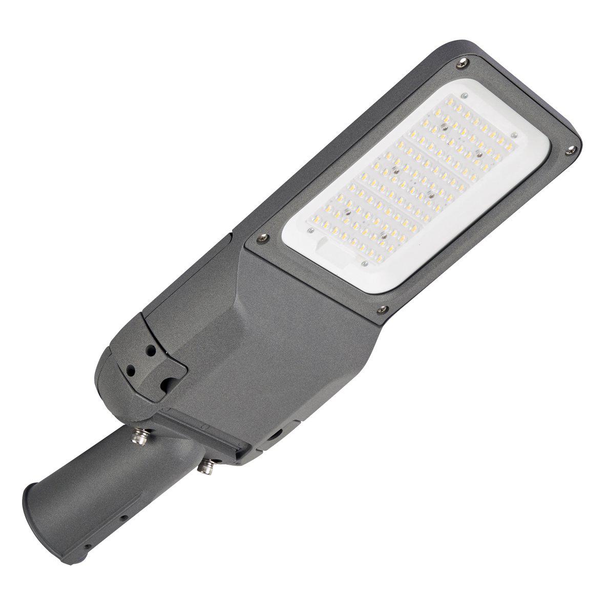 Gaty gadearmatur 25/50/75W Grå Fra Designlight - Gaty, effektiv og fleksibel gadebelysning - optimal lysfordeling til sikre bymilj&oslash;erOplev Designlights moderne gadebelysning i aluminium med omskiftelig effekt, en smart, energieffektiv og tilpasningsdygtig l&oslash;sning.