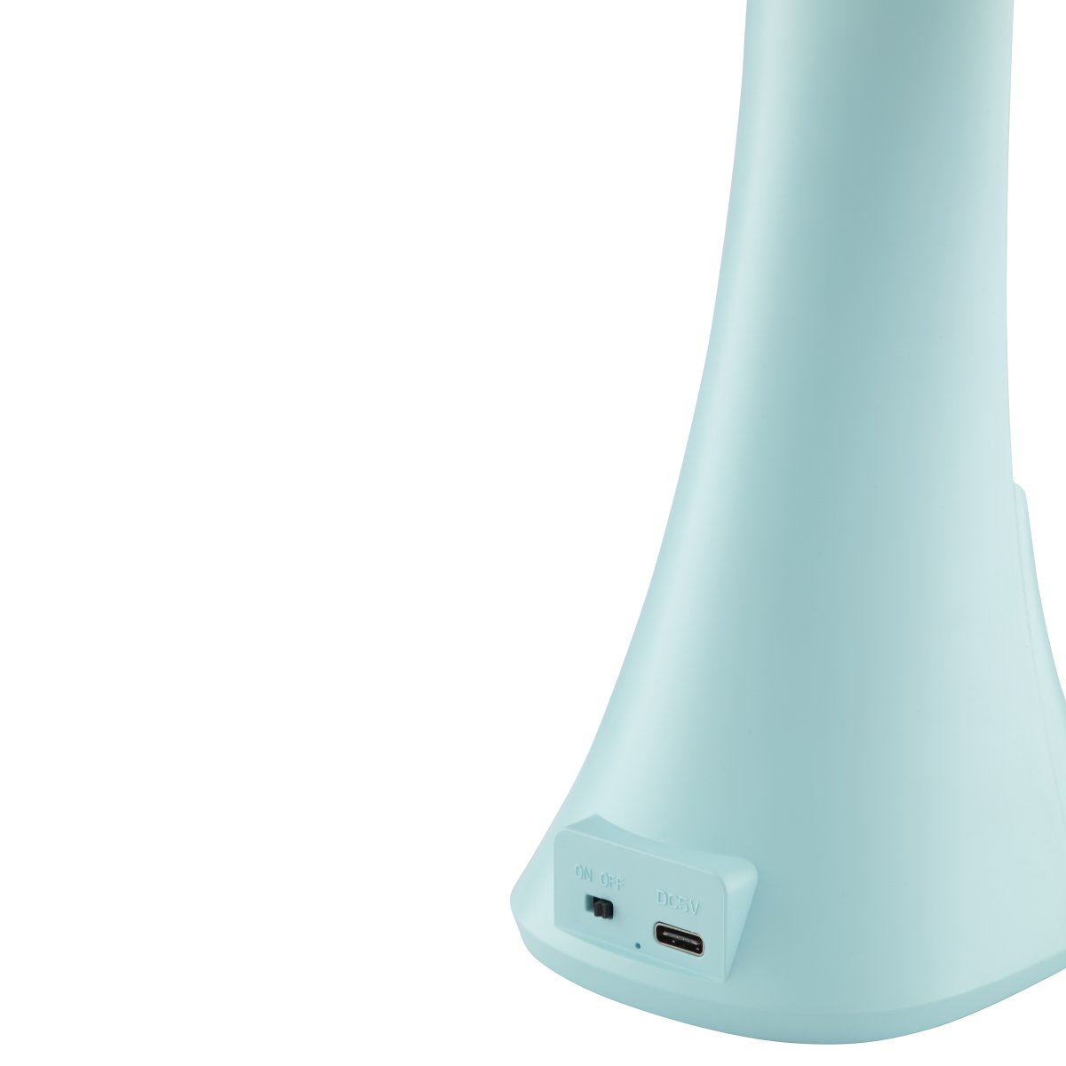 Idana 37cm Blå børnelampe Fra Brilliant - Idana er en stilfuld og praktisk skrivebordslampe lavet af slidst&aelig;rkt plastik i en flot lysebl&aring; sk&aelig;rm, perfekt til ethvert b&oslash;rnev&aelig;relse, hjemmekontor eller arbejdshj&oslash;rne.