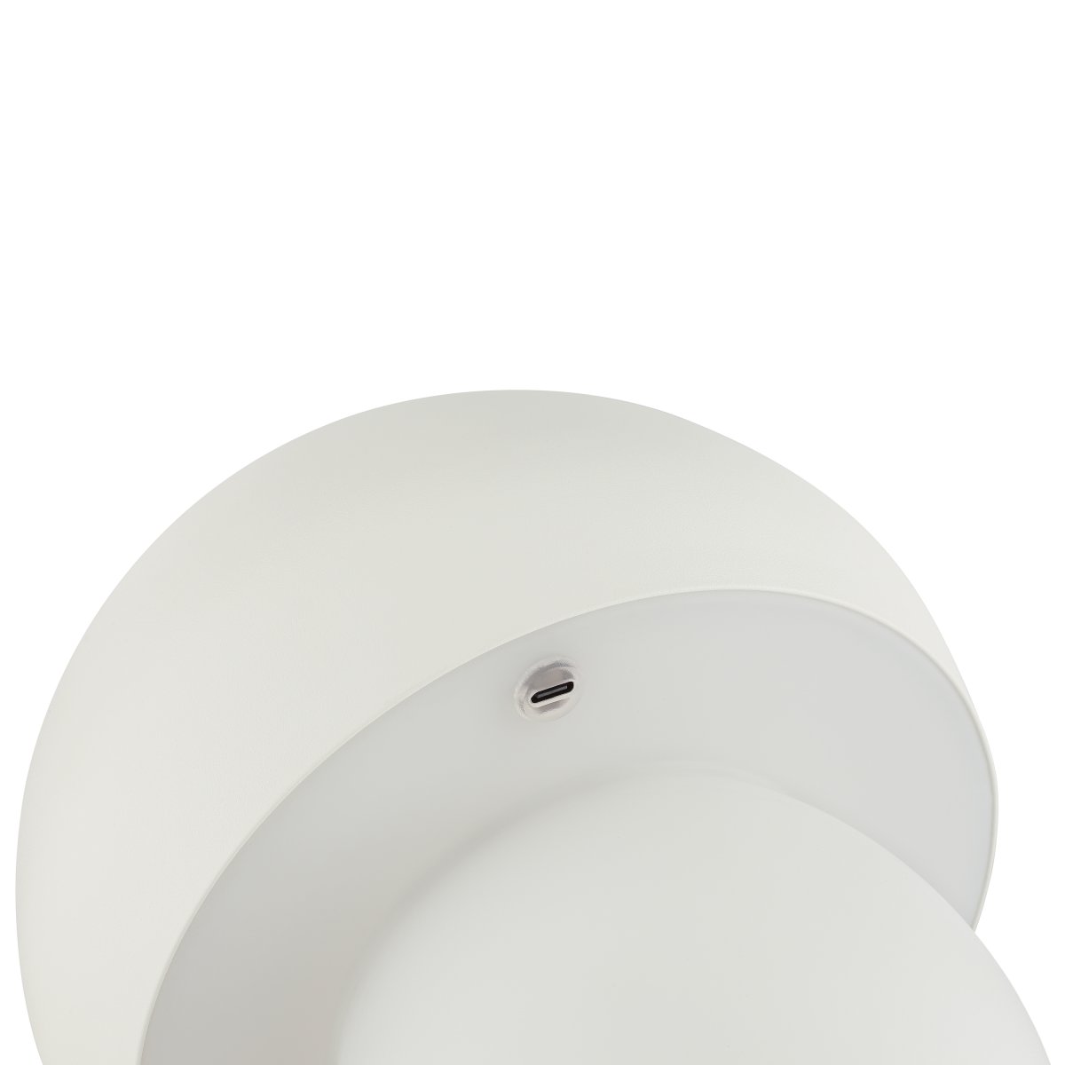Dupis 24cm Hvid bærbar Fra Brilliant - Dupis er en moderne og praktisk bordlampe i hvidt metal og plastik, designet i et svampeinspireret design, der gør den til et dekorativt element i alle typer interiører - fra soveværelser til stuer, køkkener eller terrasser.