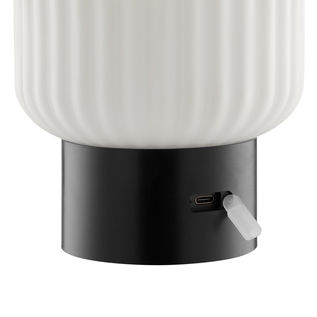 Sarastro 14cm Sort bærbar Fra Brilliant - Sarastro er en bærbar og genopladelig lampe lavet af glas og plastik med et moderne udtryk og et stilfuldt design.