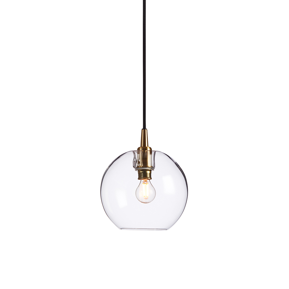 Gloria Ø20 Transparent/messing loftslampe Fra Belid - Gloria er en sofistikeret loftlampe, der kombinerer tidl&oslash;s elegance med moderne design.