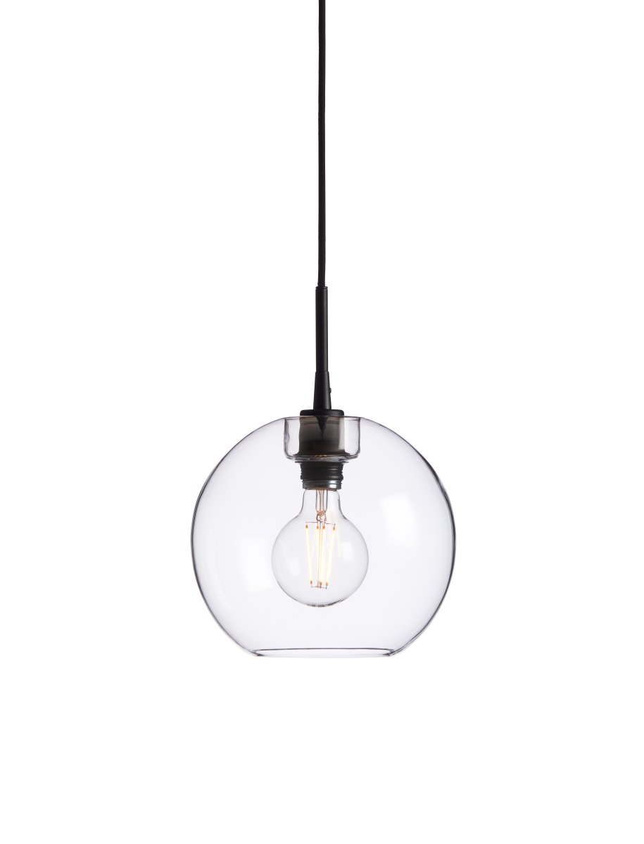 Gloria Ø26 Gennemsigtig/sort loftslampe Fra Belid - Gloria er en sofistikeret loftlampe, der kombinerer tidl&oslash;s elegance med moderne design.