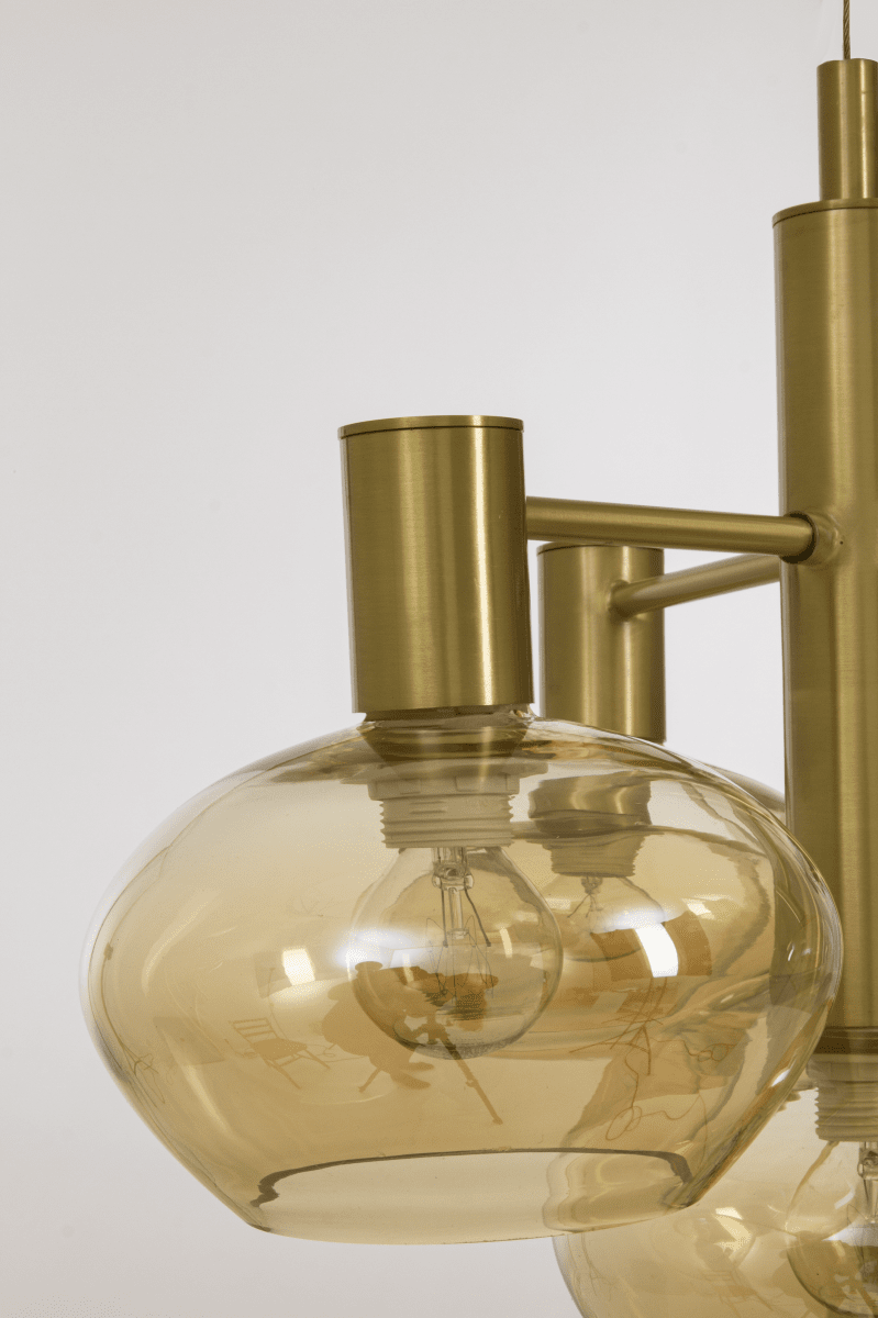 Bell Ø47 mat messing loftslampe Fra Aneta Lighting - Lampens design er skabt til at tiltrække øjet, og den passer lige så godt i moderne miljøer som i klassiske.