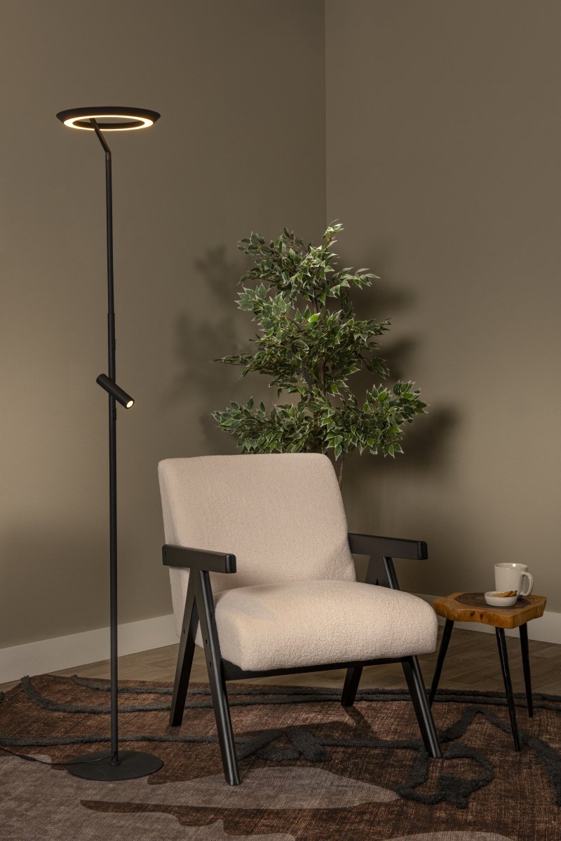Celeste 2 Sort gulvlampe Fra Lucide - Den runde uplight spreder lyset b&aring;de opad og nedad og skaber en god generel belysning i rummet.