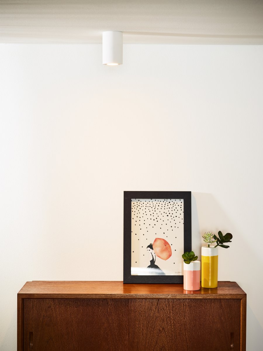 Gipsy Hvid spotlight Fra Lucide - Gipsy er en stilfuld og moderne spotlight, der kombinerer form og funktion p&aring; en minimalistisk m&aring;de.