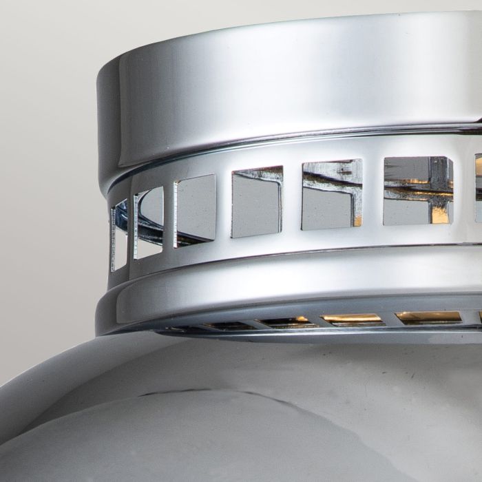 Amelia Ø32 Chrom plafond Fra Elstead Lighting - Amelias klassiska plafonddesign f&ouml;rnyar vintage-detaljer med en gjuten glasdiffusor, en gjuten metallram i polerad krom och dekorativa sp&auml;nnen.