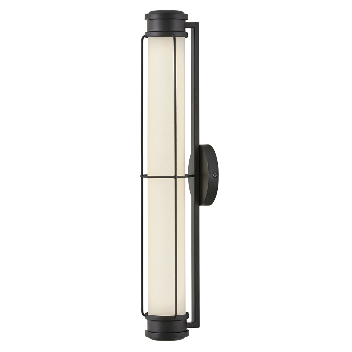 Saylor 60cm Sort badeværelseslampe Fra Elstead Lighting - Lampen er lavet af metal med en matsort finish og har et aflangt opalglas, der spreder et j&aelig;vnt og fint lys.