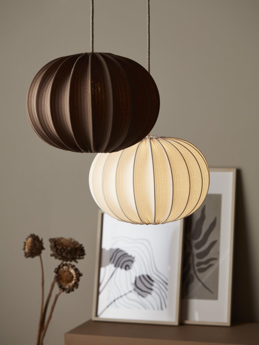 Hilma Skærm Ø40 Ekskl. Ophæng Råhvid loftslampe Fra PR Home - Hilma tagsk&aelig;rm i ribbet jerseystof.
