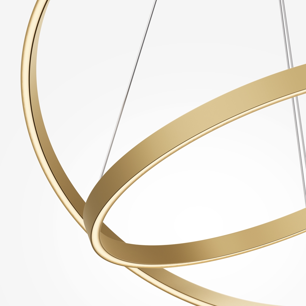 Rim Ø80 Messing loftslampe Fra Maytoni - De to ringe kan justeres individuelt i b&aring;de h&oslash;jde og vinkel, hvilket giver dig mulighed for at skabe et personligt udtryk og tilpasse lampens form til rummet.