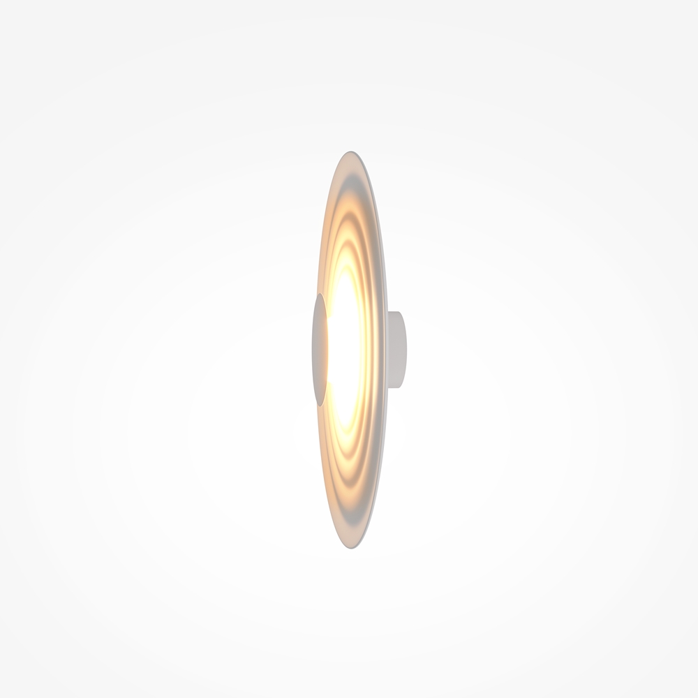 Nami Ø40 Hvid væglampe Fra Maytoni - Den er lavet af metal med en elegant hvid finish og skaber et stilfuldt pr&aelig;g, der passer lige s&aring; godt i entreen som i stuen eller k&oslash;kkenet.