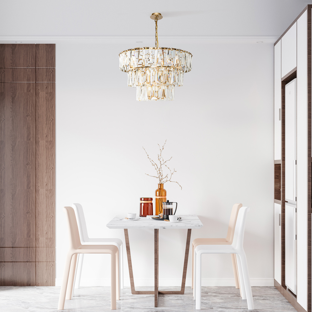 Puntes Ø77 Guld krystal Fra Maytoni - Puntes er en elegant loftslysekrone i guldfarvet metal med funklende prismer, der omgiver lyskilderne og skaber et magisk lysspil, n&aring;r lampen er t&aelig;ndt.