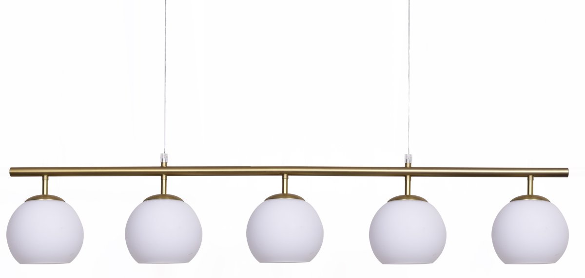 Globi 5 120cm Børstet messing/hvid loftslampe Fra Nordic Lighting - Globi 5 bliver et dekorativt blikfang, der passer lige godt i moderne hjem som i mere klassiske milj&oslash;er.
