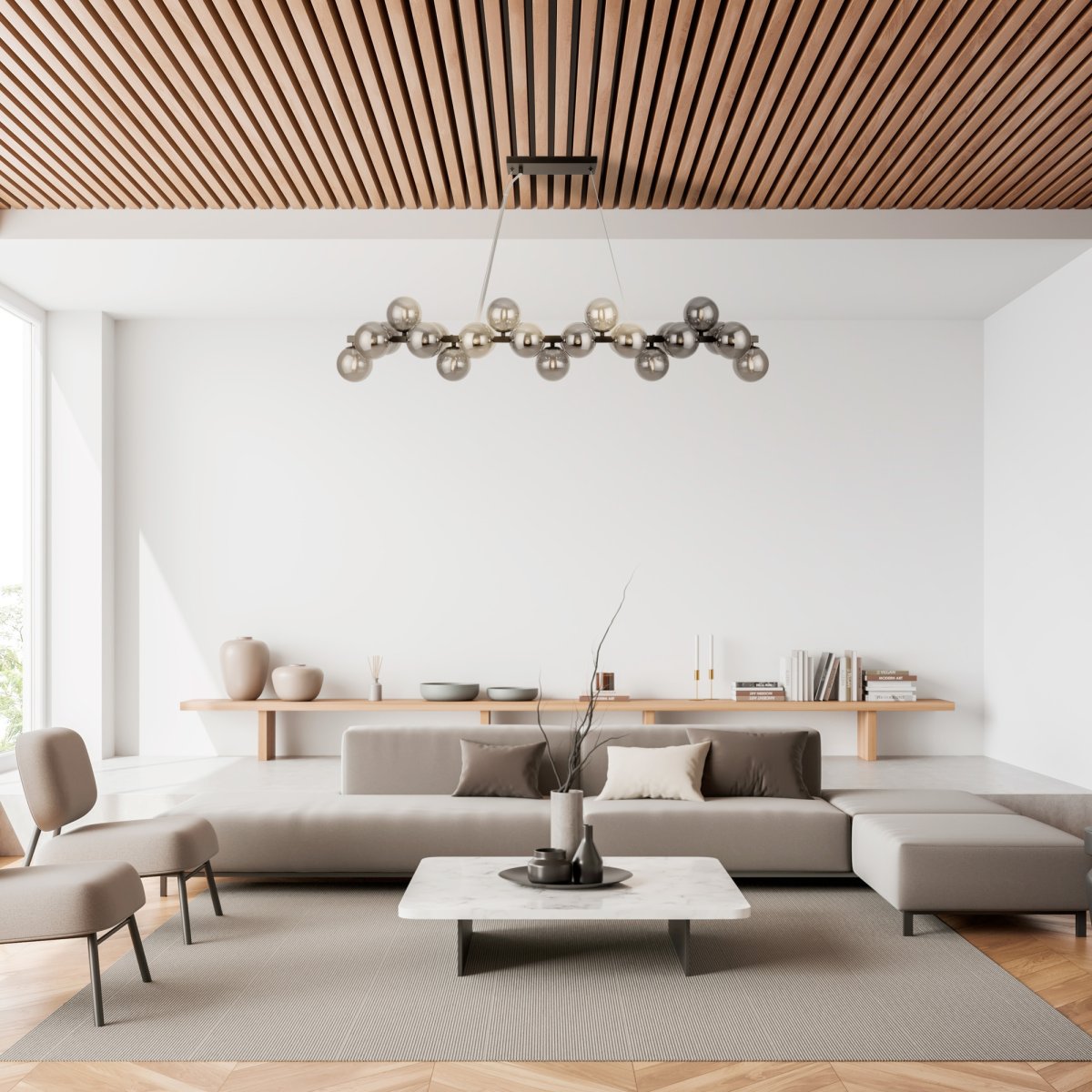 Dallas 123cm Sort loftslampe Fra Maytoni - Dens unikke design med runde glaskupler i forskellige retninger skaber et dramatisk og elegant lysspil, der fylder rummet med varme og karakter.