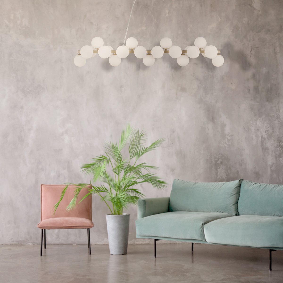 Dallas 123cm Guld loftslampe Fra Maytoni - Dens unikke design med runde glaskupler i forskellige retninger skaber et dramatisk og elegant lysspil, der fylder rummet med varme og karakter.