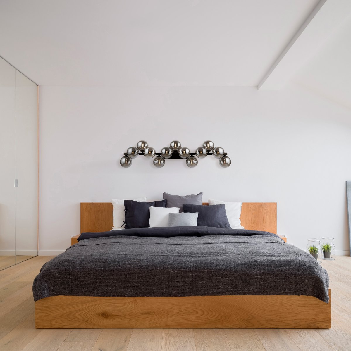 Dallas 95cm Sort væglampe Fra Maytoni - Skab en sofistikeret og indbydende atmosfære med Dallas, en lampe, der oplyser dit hjem med klasse og finesse.