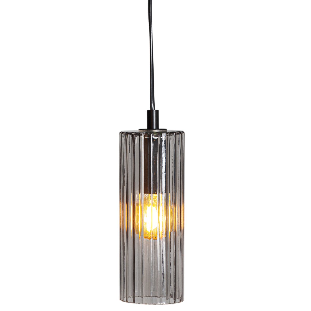 Kiera Ø7 Røgfarvet vindueslampe Fra Cottex - Kiera er en stilfuld vindueslampe i r&oslash;ggr&aring;t, ribbet glas, der giver et behageligt og stemningsfuldt lys.
