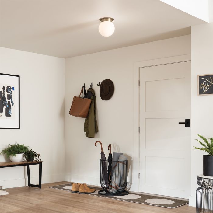 Albers Ø20 Messing plafond Fra Elstead Lighting - Albers loftlampe giver et smukt og j&aelig;vnt lys, enten alene eller flere sammen.