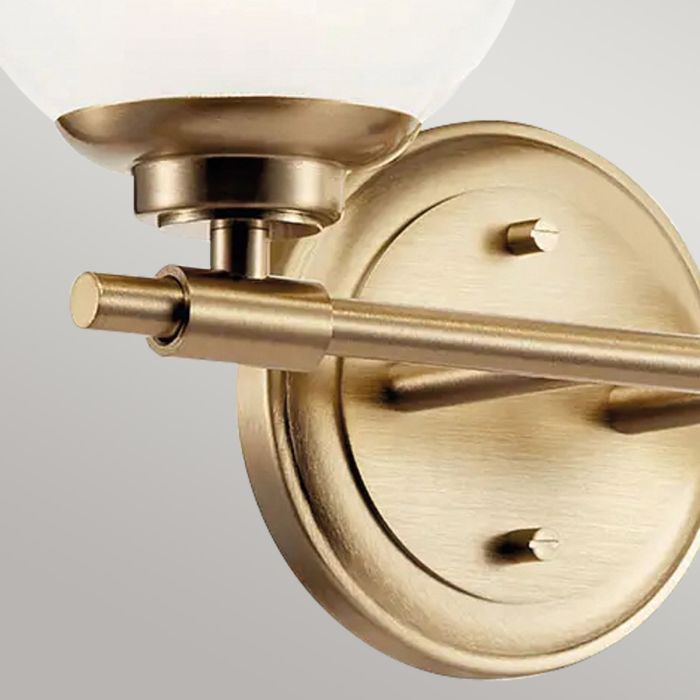 Benno 37cm Messing badeværelseslampe Fra Elstead Lighting - Benno v&aelig;glampe giver rummet et moderne og elegant pr&aelig;g.