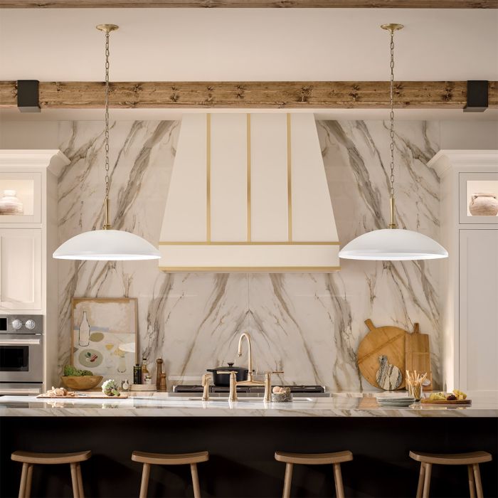 Delarosa Ø50 Hvid/bronze loftslampe Fra Elstead Lighting - Elegante detaljer og en k&aelig;de i en lys bronzefinish tilf&oslash;jer et eksklusivt pr&aelig;g.