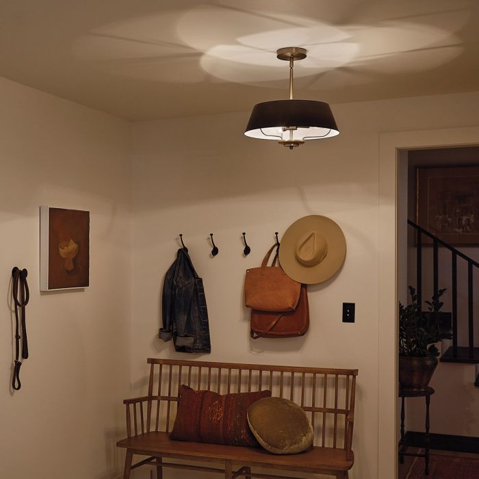 Luella Ø40 Sort loftslampe Fra Elstead Lighting - Med den medfølgende stang kan Luella nemt laves om fra en loftslampe til en pendel.