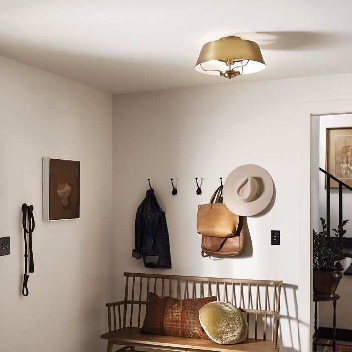 Luella Ø40 Børstet messing loftslampe Fra Elstead Lighting - Med den medfølgende stang kan Luella nemt laves om fra en loftslampe til en pendel.