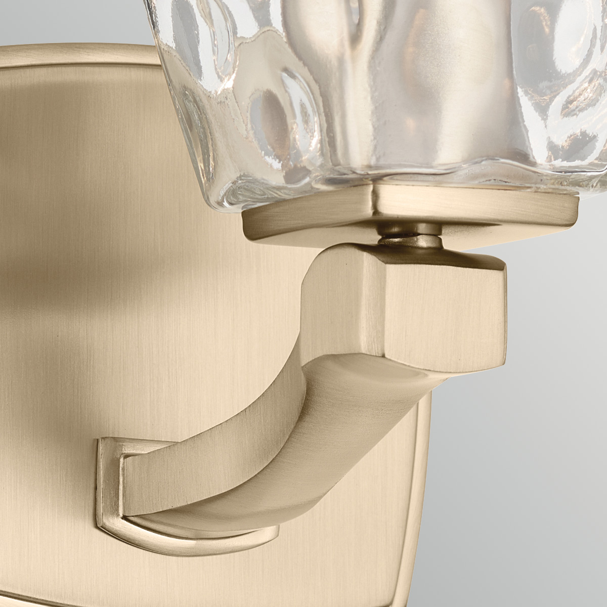 Marant 24cm Bronze badeværelseslampe Fra Elstead Lighting - Marant er en elegant v&aelig;glampe til badev&aelig;relset med et stilfuldt og eksklusivt design.