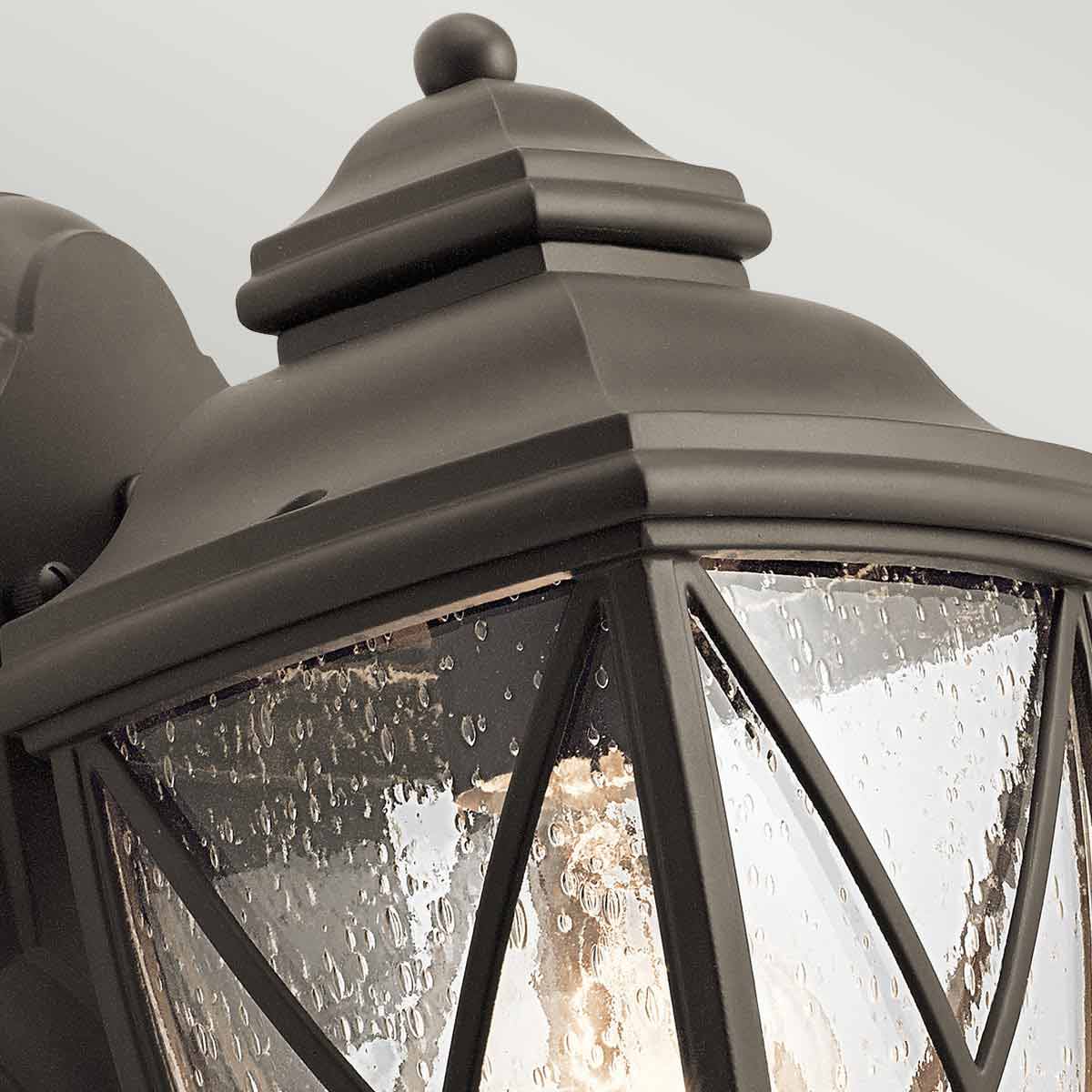Tangier Antik bronze udendørslampe Fra Elstead Lighting - Denne elegante udendørslampe har et stilfuldt krydsmønster og traditionelle detaljer, der aldrig går ud af tiden.