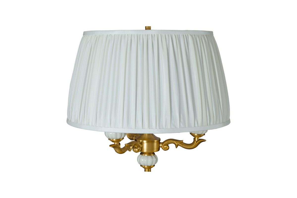 Toulouse Guld gulvlampe Fra Aneta Lighting - Toulouse gulvlampen har et klassisk og elegant udtryk med dekorative detaljer og en smuk guldfinish.