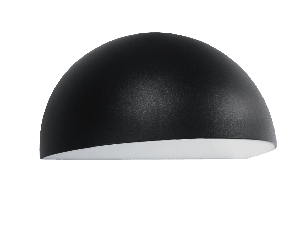 Karlskrona Sort udendørslampe Fra Nordic Lighting - Det anbefales at placere den ved indgangen, p&aring; terrassen eller i en r&aelig;kke langs facaden.