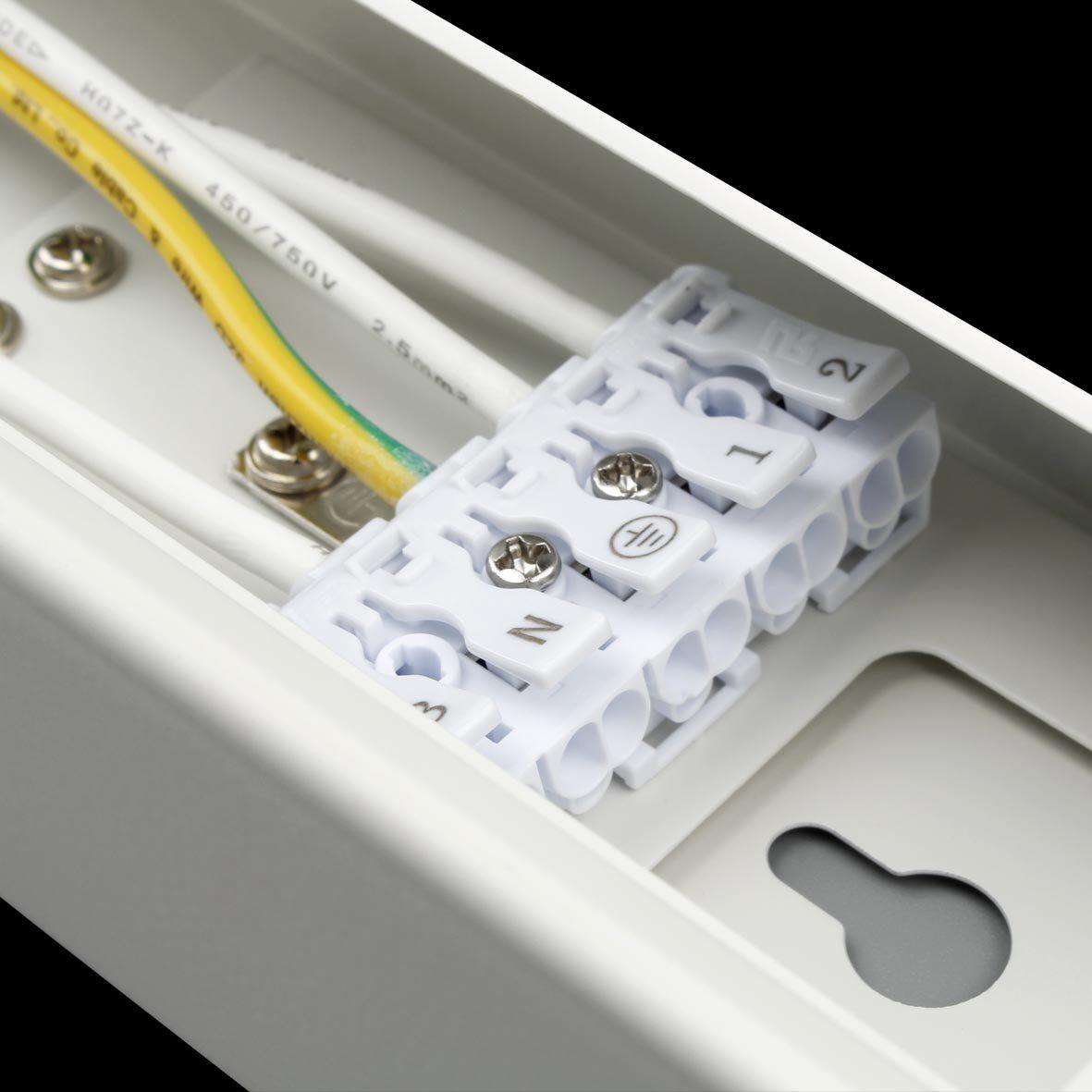 Liny Basic 3000K 130cm Hvid Fra Designlight - Liny Basic er en robust og energieffektiv industriarmatur med LED-teknologi, designet til generel belysning i industrielle og forretningsm&aelig;ssige milj&oslash;er, hvor varmt hvidt lys &oslash;nskes.
